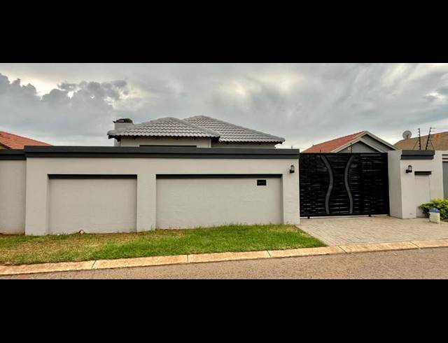 3 BEDROOM HOUSE FOR SALE IN VOSLOORUS